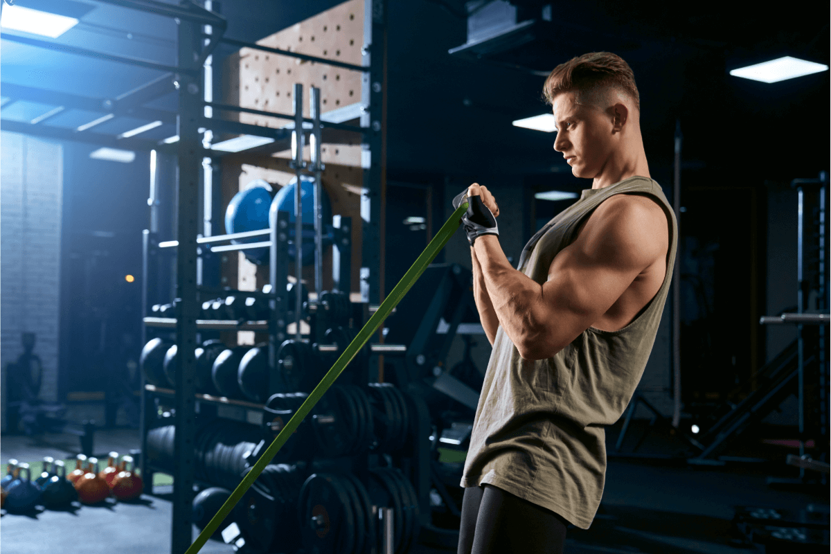 Équipement de sport assisté pour l'entraînement musculaire, bande